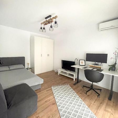 Puzzle Studio Bukarest Kültér fotó